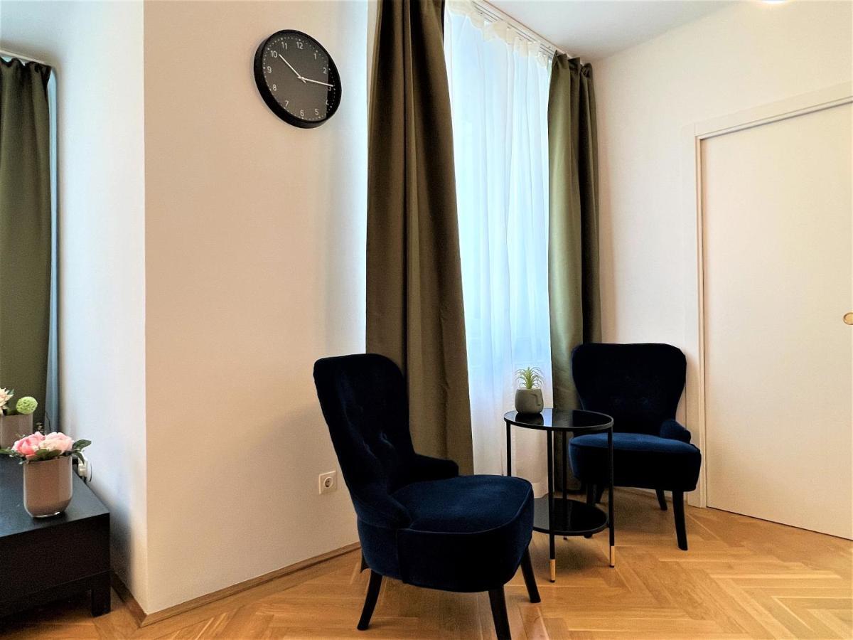 Unique Apartment Center Виена Екстериор снимка