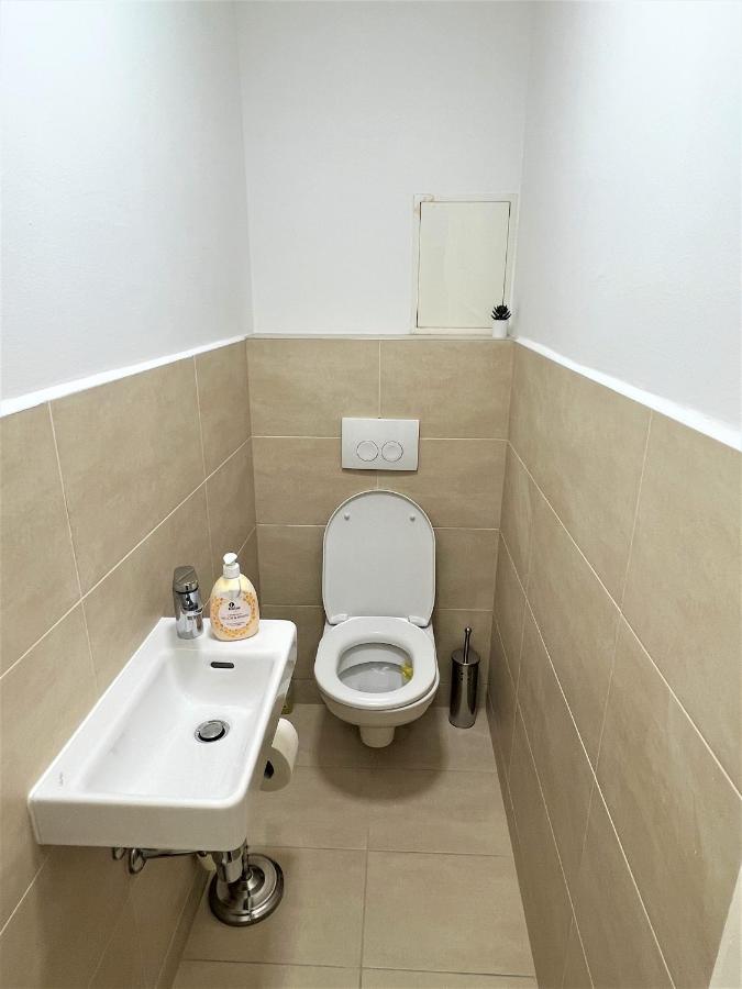 Unique Apartment Center Виена Екстериор снимка